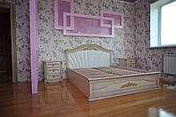 дерев'яна кровать