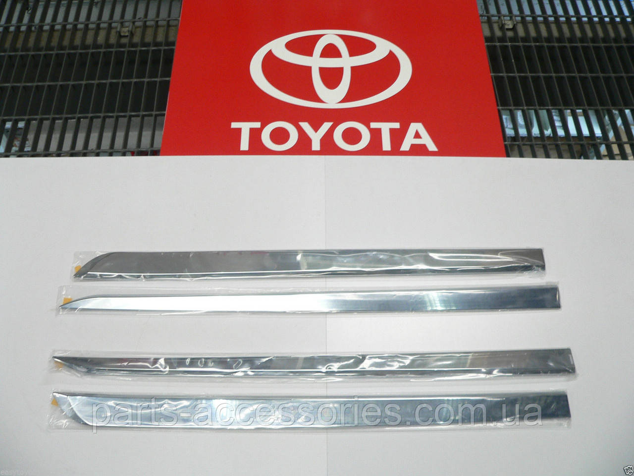 Toyota Sienna 2011-2020 Хромові молдинги на двері передні задні Нові Оригінал