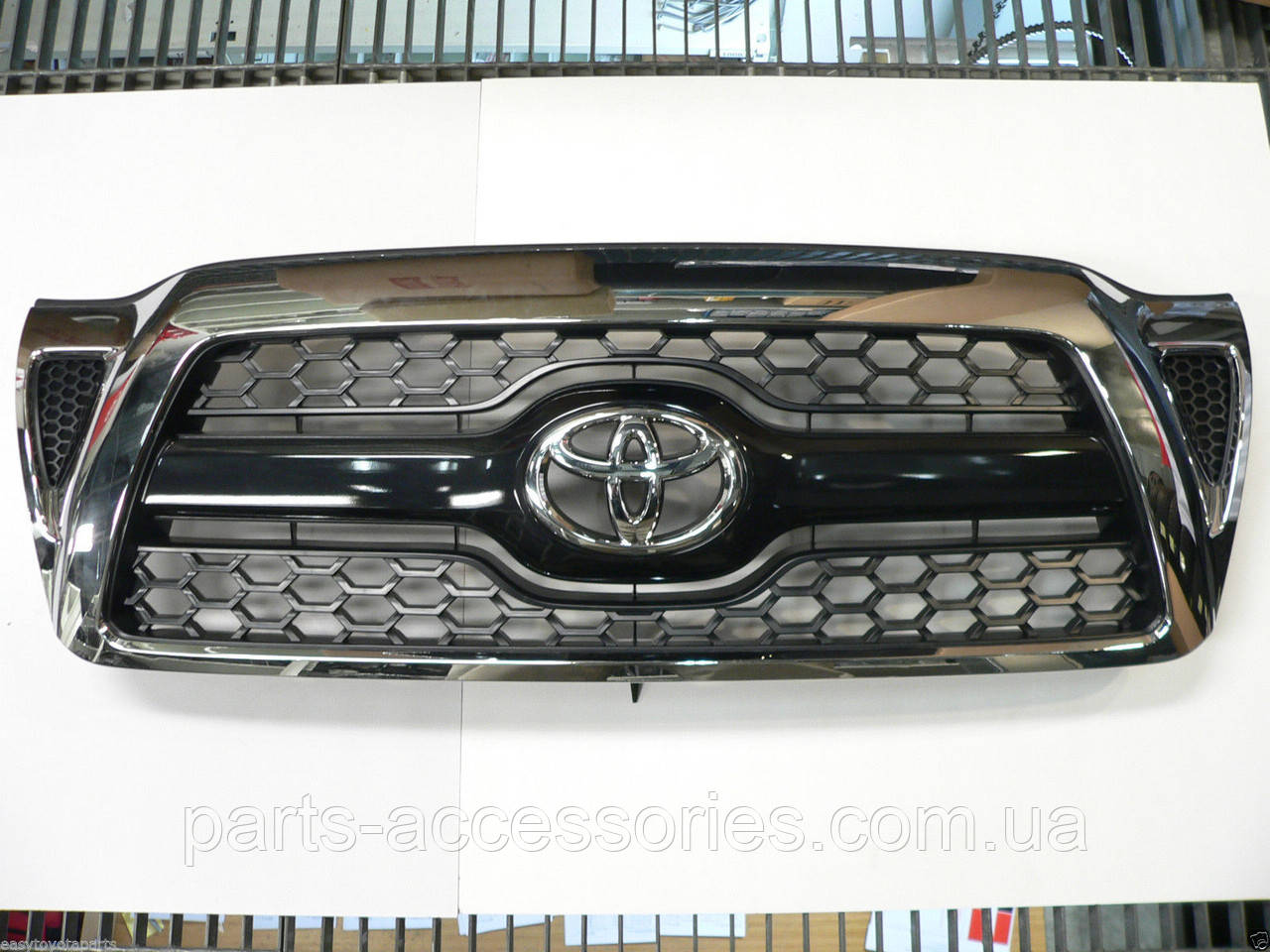 Toyota Tacoma 2005-2011 Хромова решітка радіатора Нова Оригінал