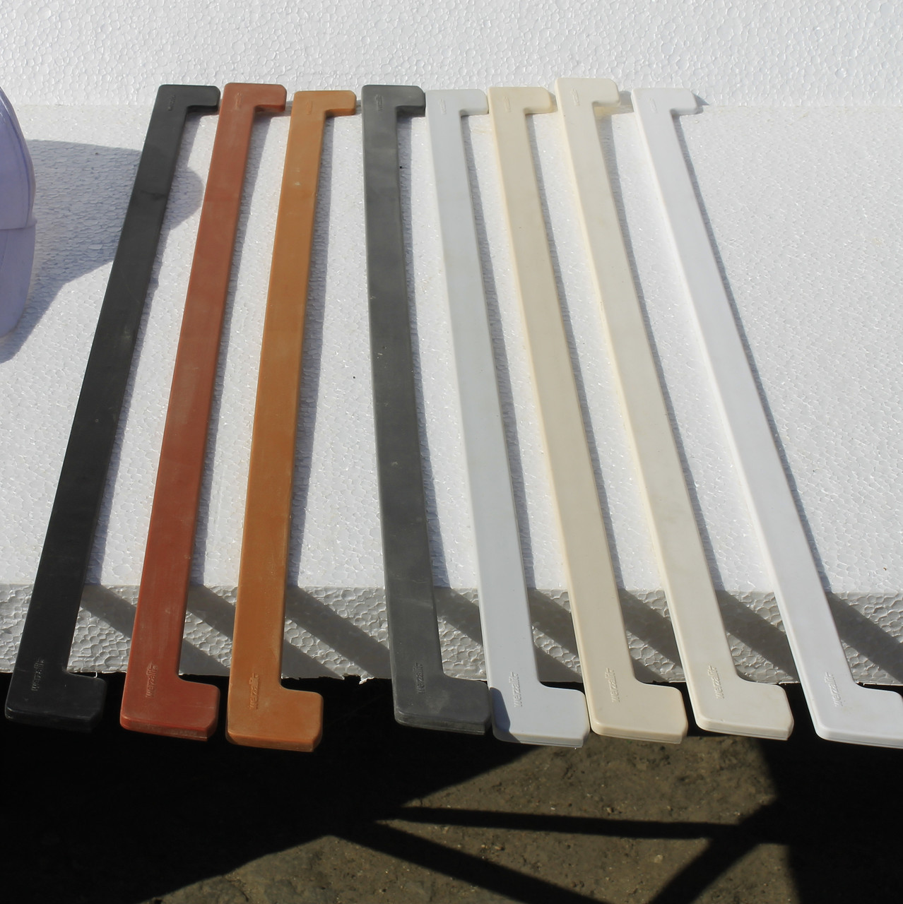 Торцева накладка пластикова, 505 мм: біла, сіра,  бежева, коричнева