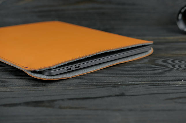 Шкіряний чохол для MacBookAir 13" (2018-2021) Дизайн №1 з повстю, натуральна шкіра Grand, колір Бруштин, фото 1