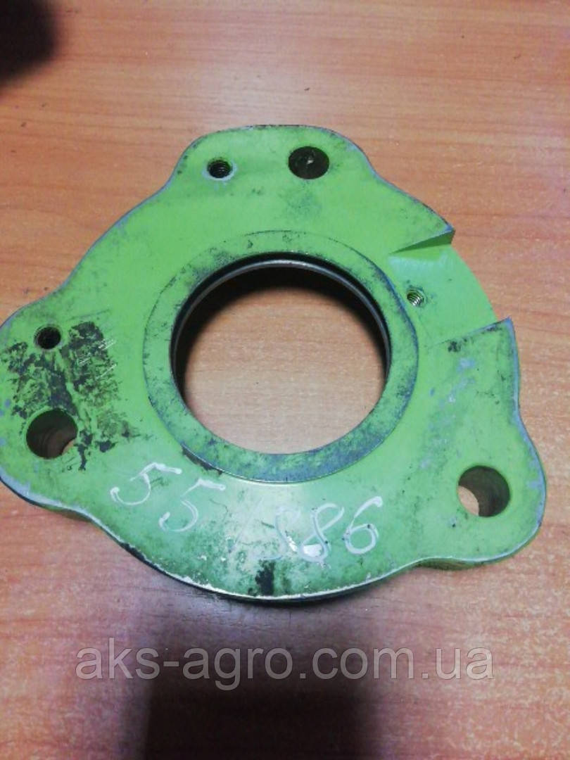 Вкладиш підшипника  551886 соломоподрібнювача комбайнів Claas Tucano