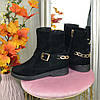Замшеві черевики чорні жіночі, декоровані ланцюгом і ремінцем, фото 4