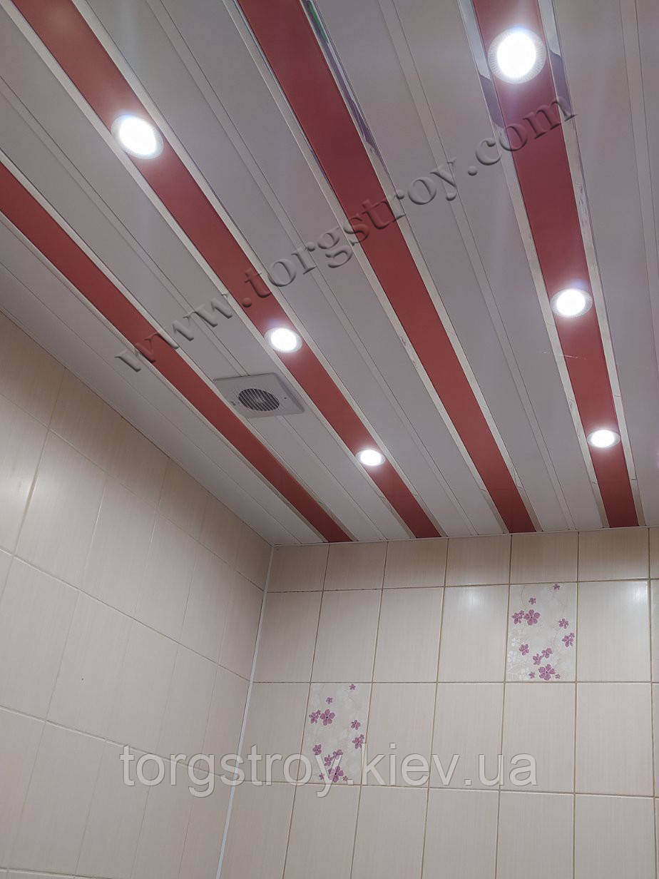 Реечный подвесной алюминиевый потолок: красный с белым и вставкой хром-сатин - фото 2 - id-p1568932159