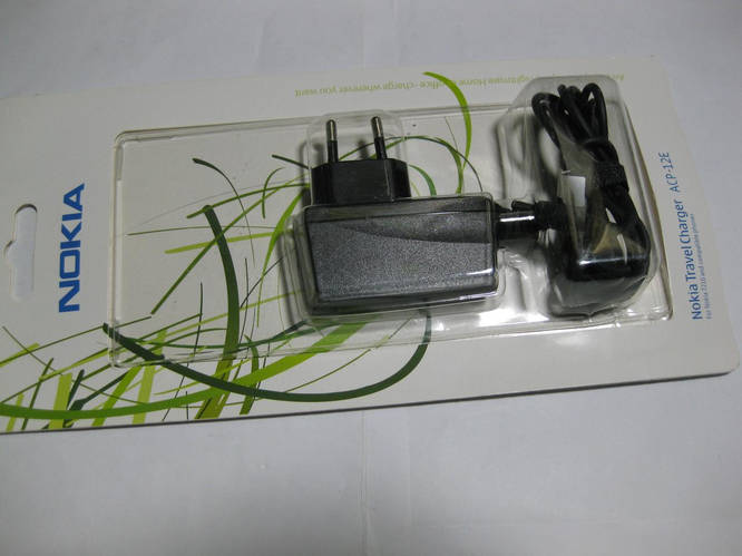 Зарядка для nokia толстая acp-12e 3310 3410 3510 6230 6210 6310 7210 ...