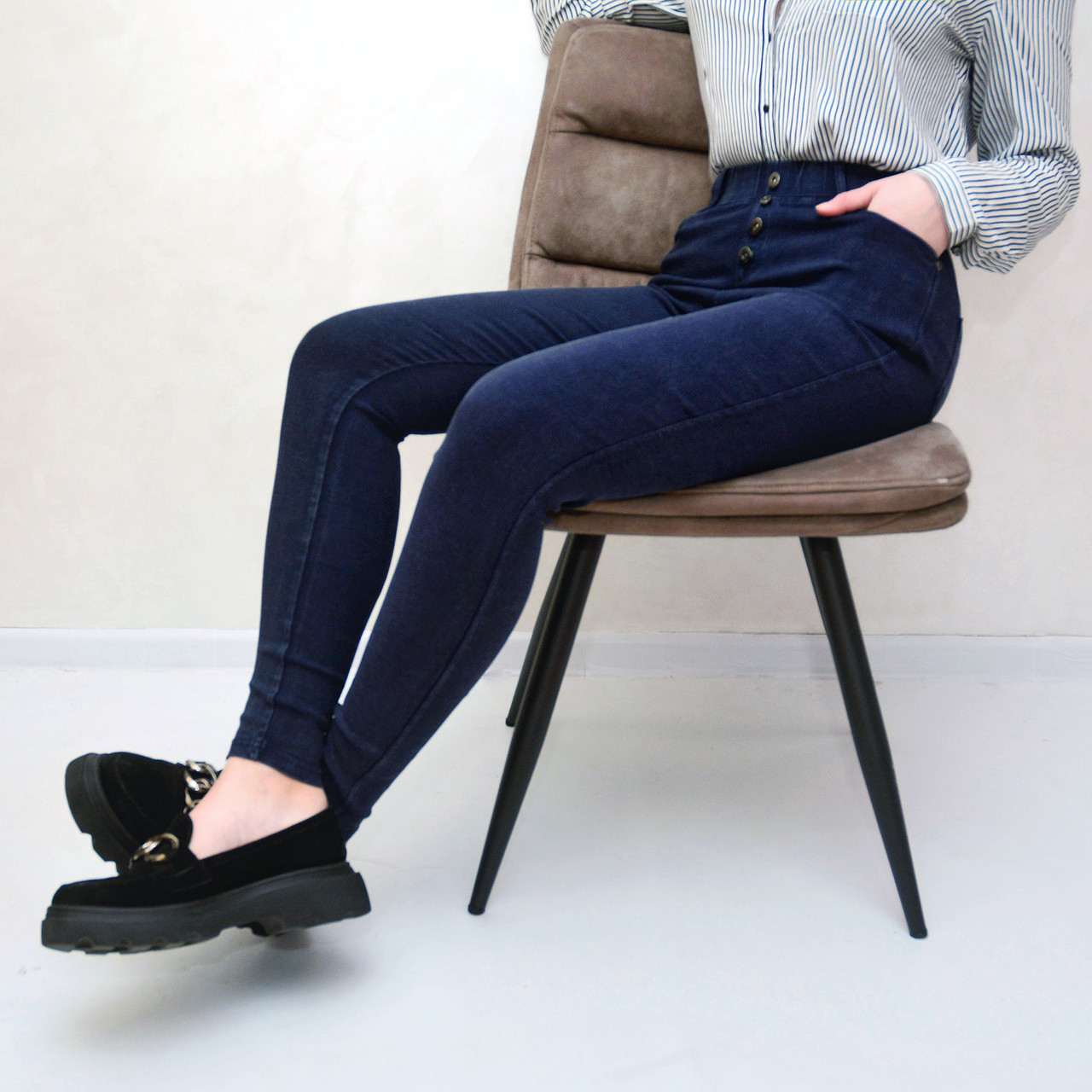 Жіночі стрейчеві джинси скіні Джегінси на болтах Ластівка в синьому кольорі M