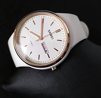 Красиві білі годинники жіночі, Модні жіночі годинники