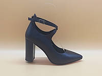 Шкіряні туфлі на підборах. 34 розмір.