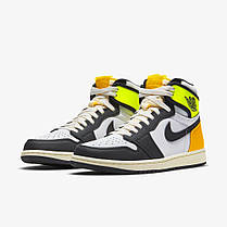 Кросівки Nike Air Jordan 1 Retro High White Black Volt University Gold, фото 4