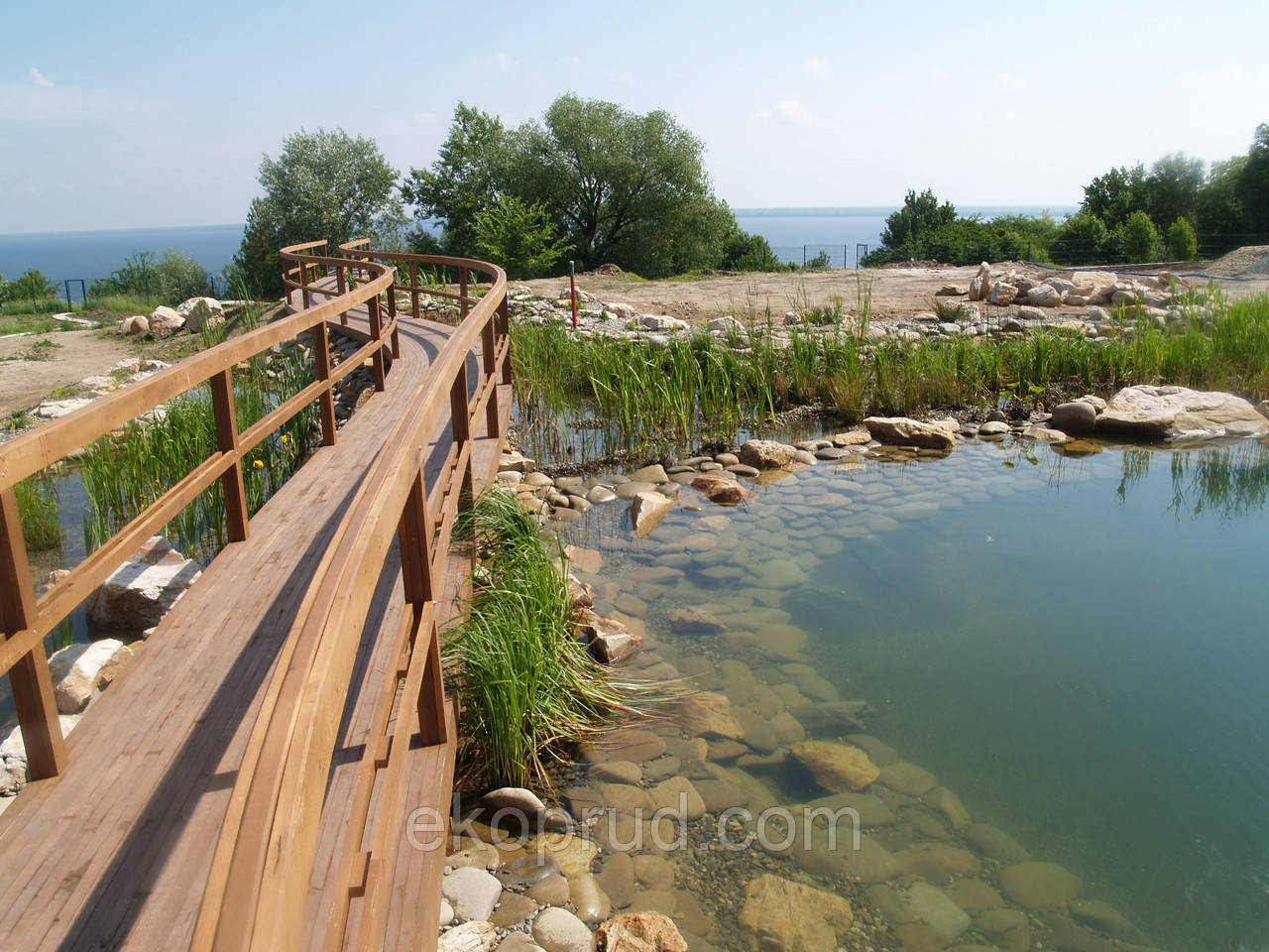 Водоєм на дачу (бажаю складність виконуваних робіт)