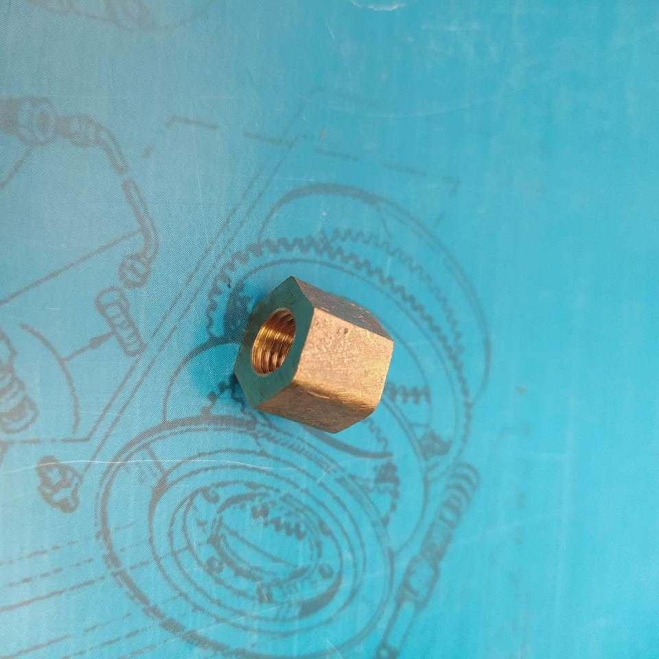 Гайка колектора Д21, Т25 латунь, фото 1