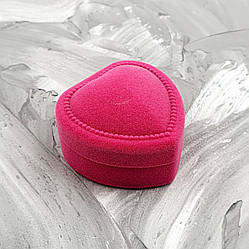 Футляр Серце з візерунком для каблучки сережок 32461 рожевий оксамит розмір 5х5х3.5 см