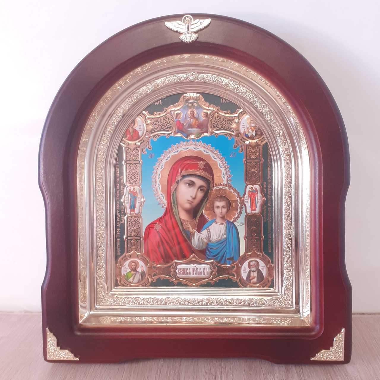 Ікона Пресвята Богородиця Казанська, лік 15х18 см, у темному дерев'яному кіоті, арка