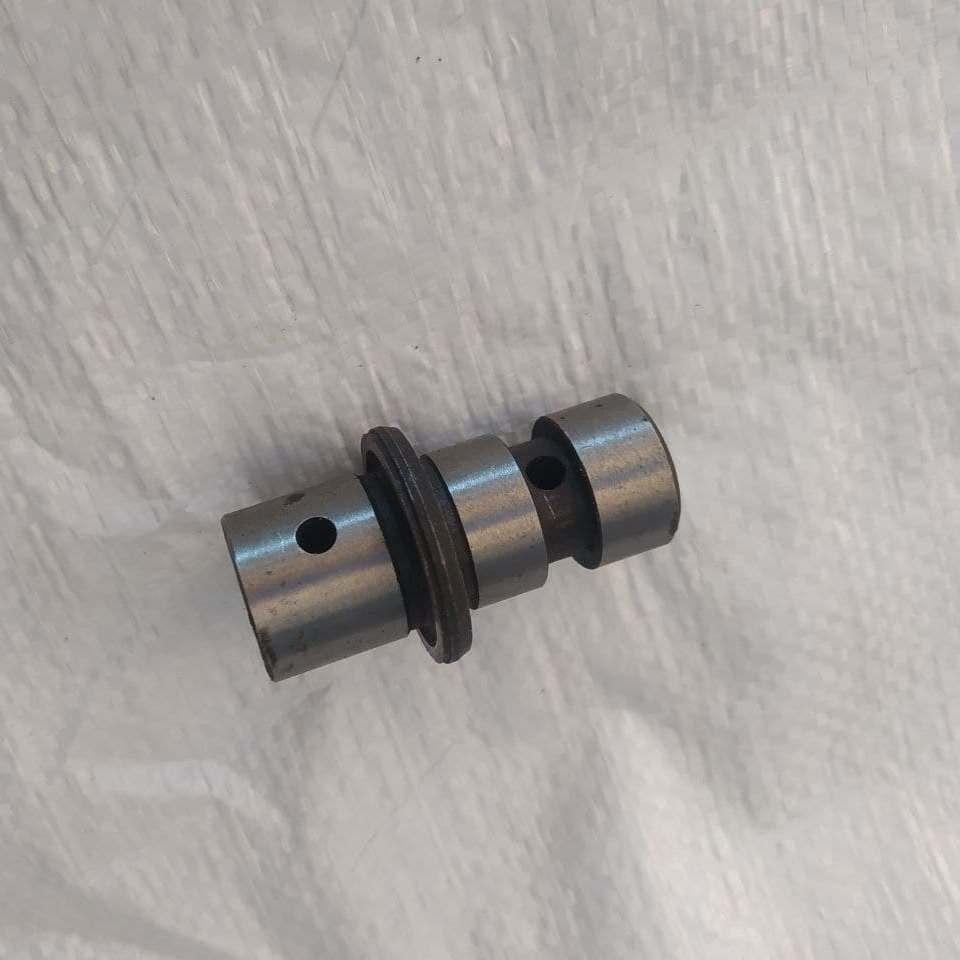 Палець проміжної шестерні Д21, Т16, фото 1