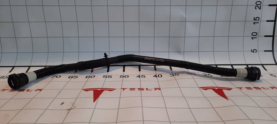 1077603-00-A Шланг системи охолодження Tesla Model 3 (107760300D), фото 1