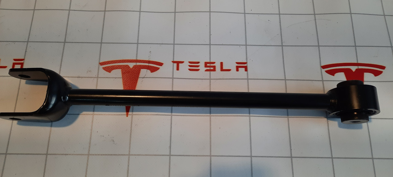1044444-00-A Важіль задній нижній повздовжній Tesla Model 3 (1044444-00-A)