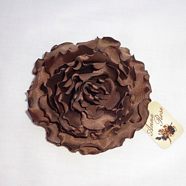 Брошь цветок из коричневой ткани ручной работы "Гвоздика Шоколад" - фото 2 - id-p458838636