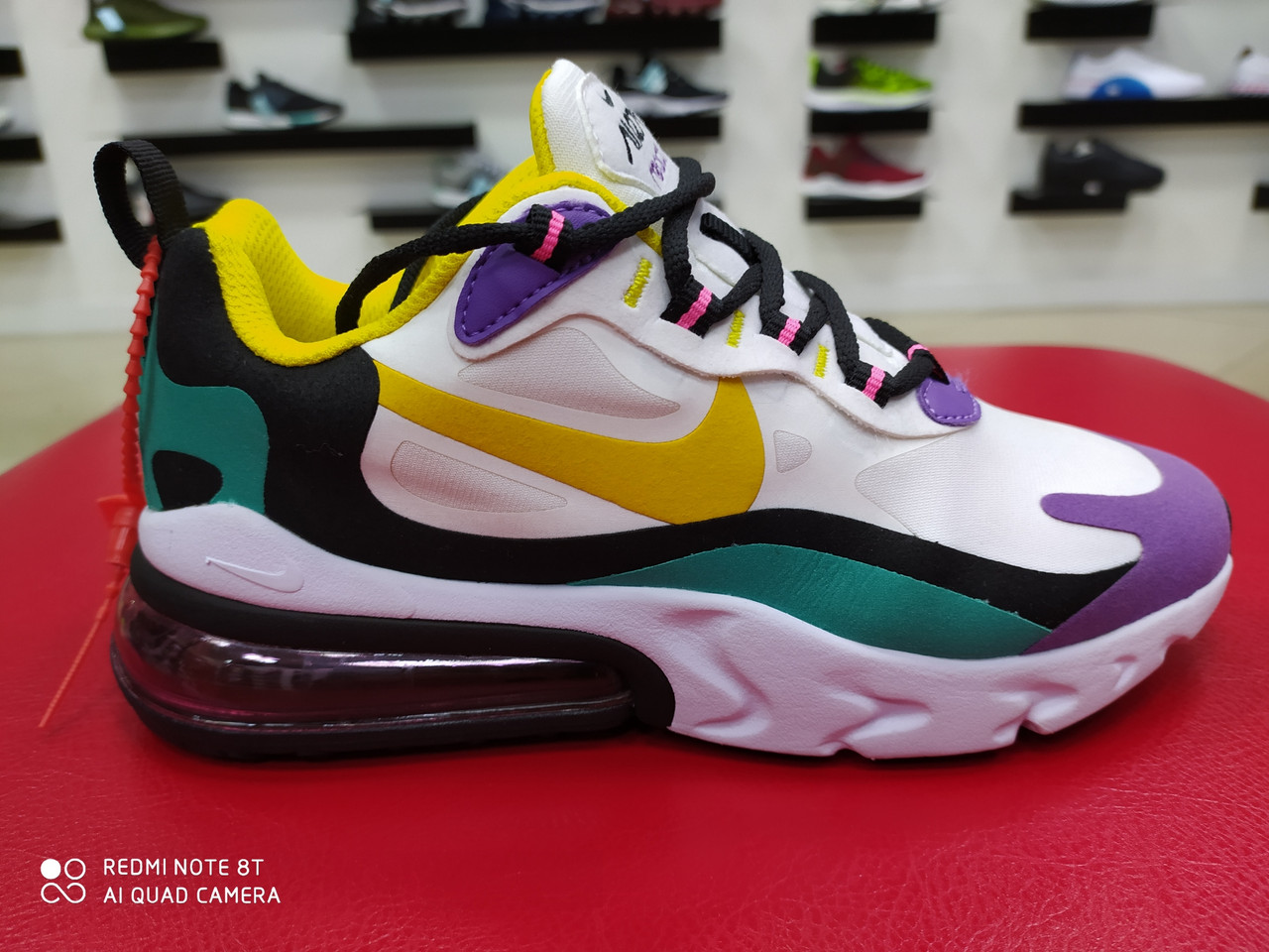 Кросівки жіночі Nike Air Max 270 React