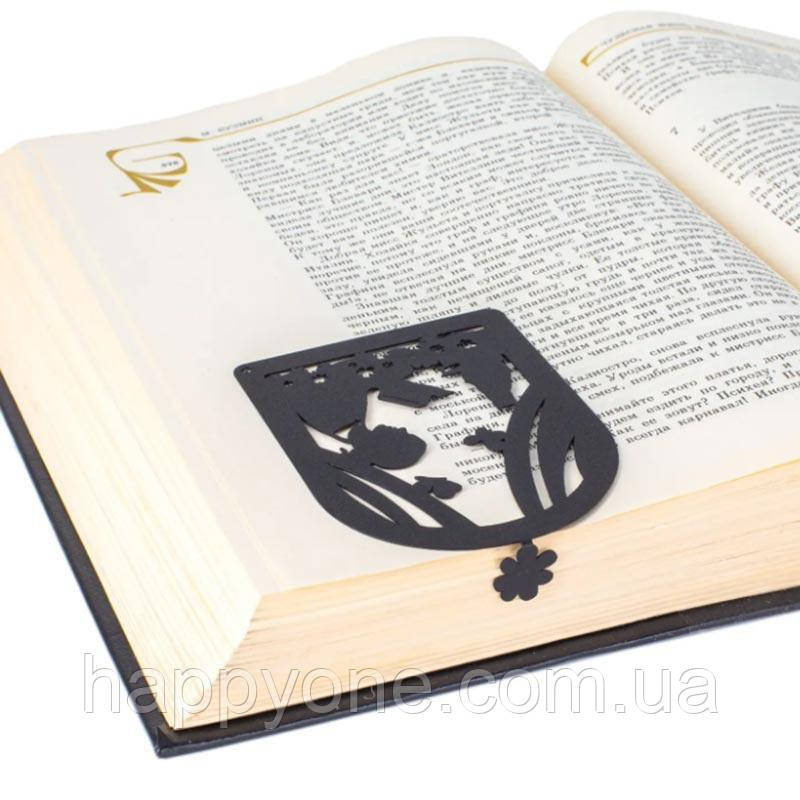 Закладка для книжок "Читаюча дівчина"