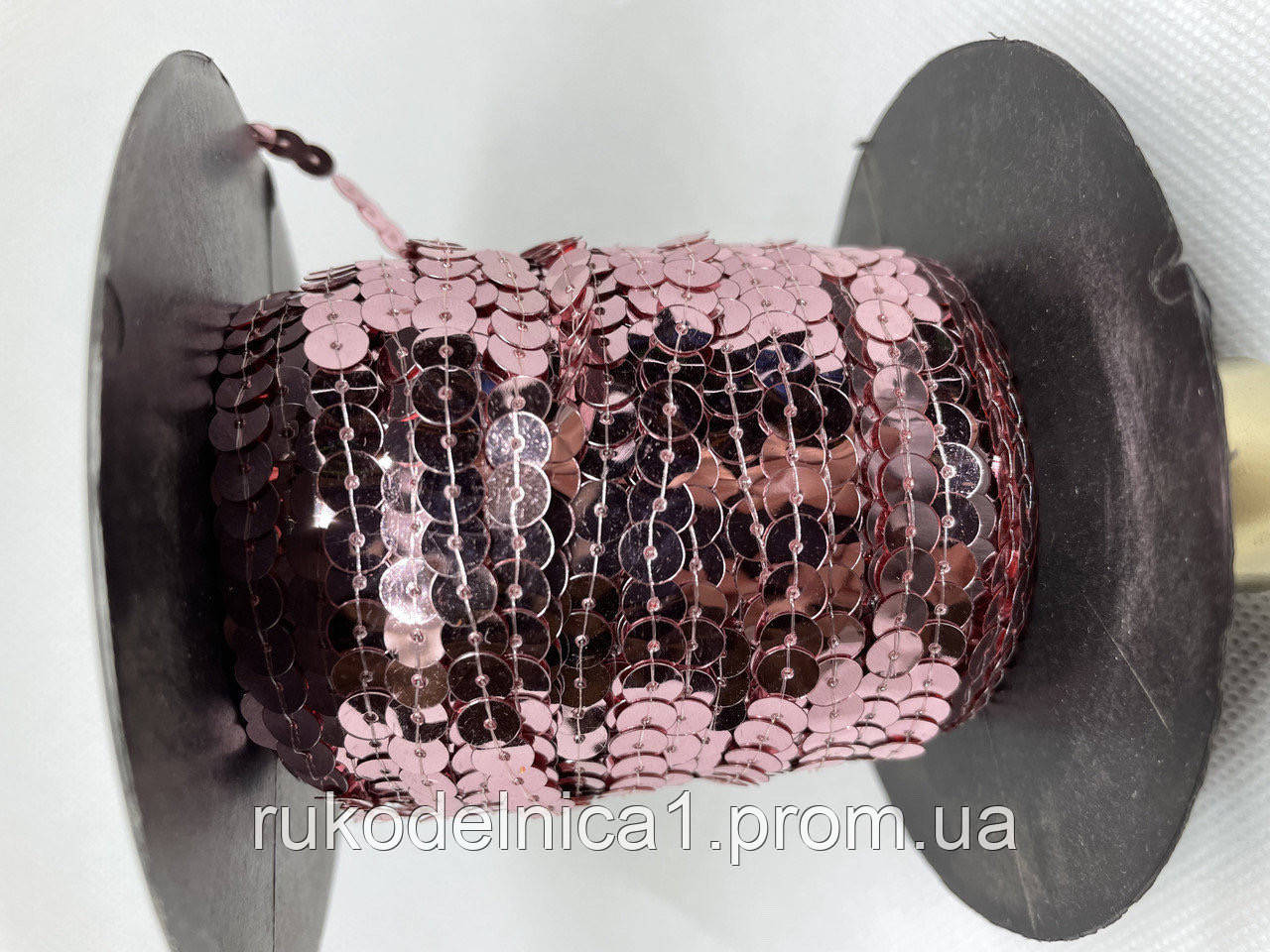 Декоративна тасьма паєтки на нитці, що переливається, рожева