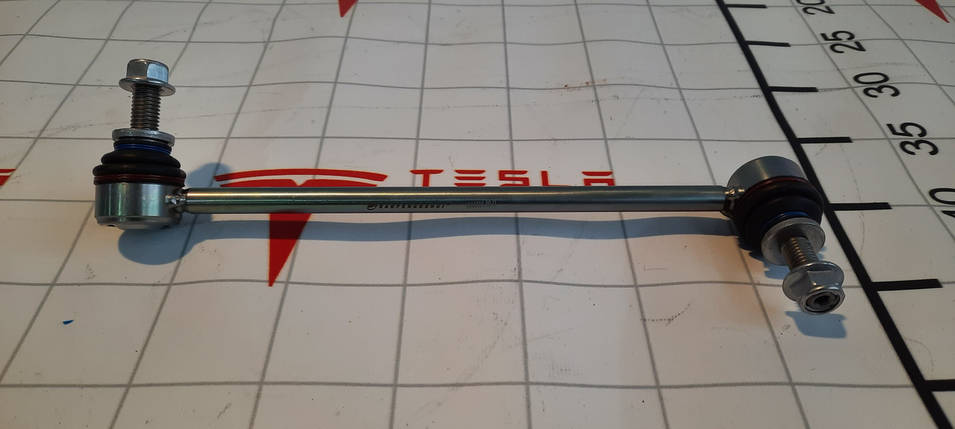 1044391-00-D Стійка переднього стабілізатора ліва Tesla Model 3 (104439100D), фото 1