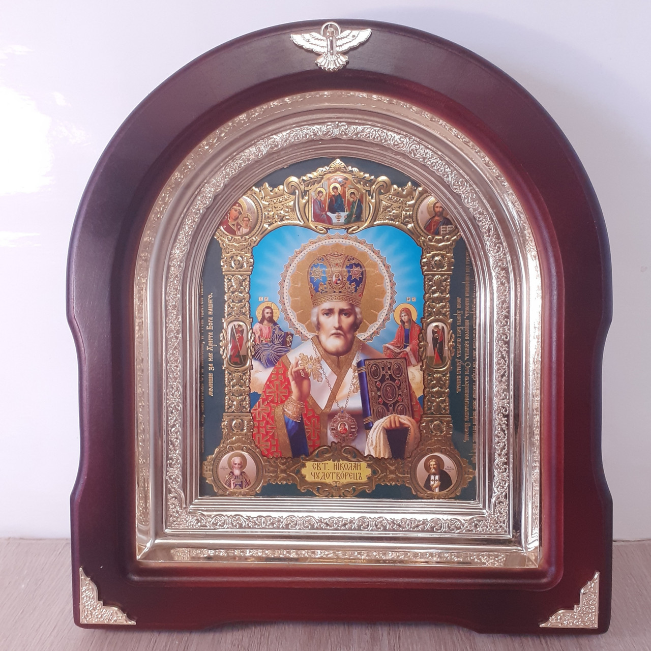Ікона Свята Микола Чудотворець,
лік 15х18 см, у темному дерев'яному кіоті, арка