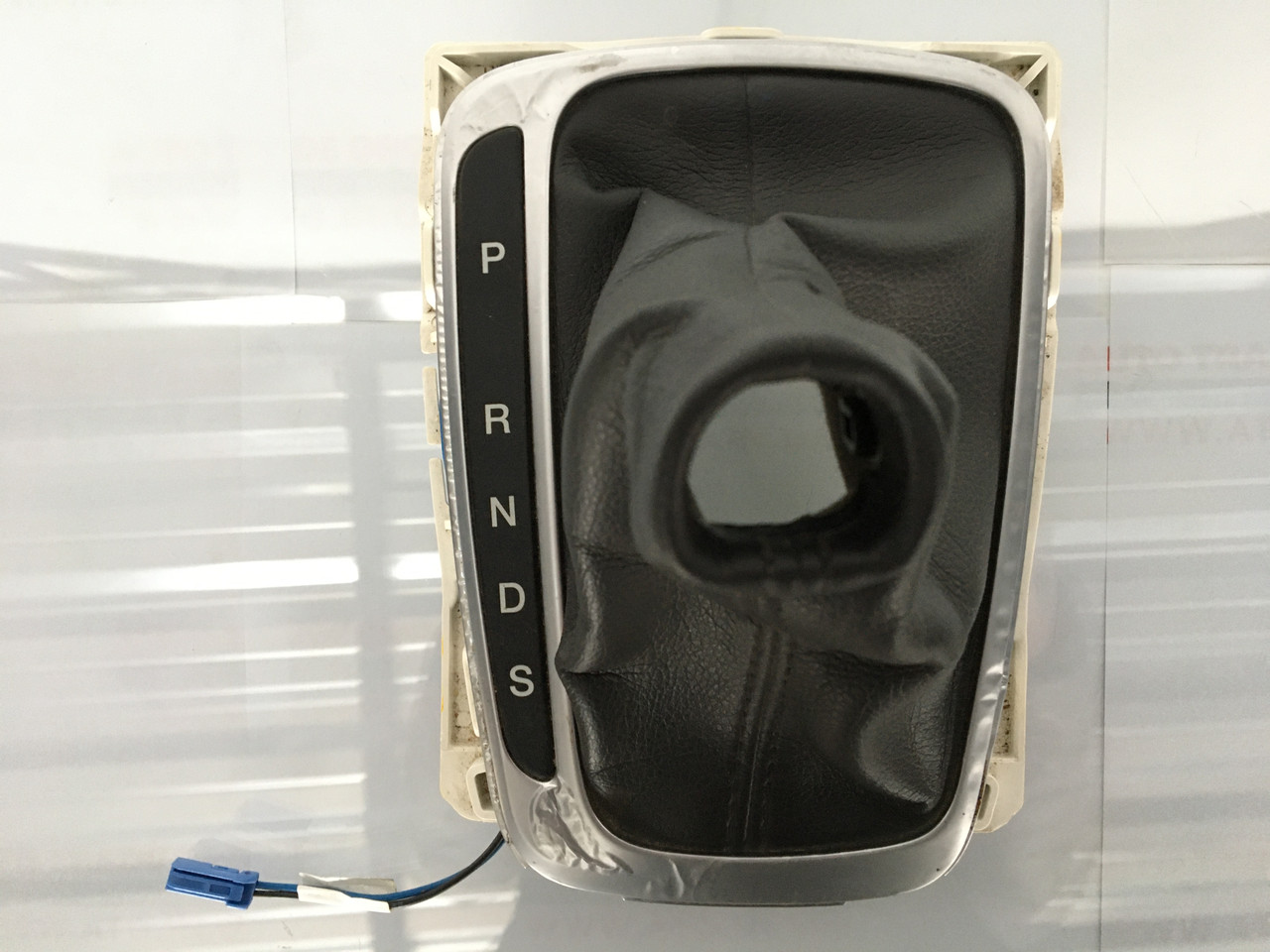 Ручка АКПП з накладкою шифтера Ford Fusion USA 2013-2016 оригінал б/у DG9P-7K004-LC3JA6