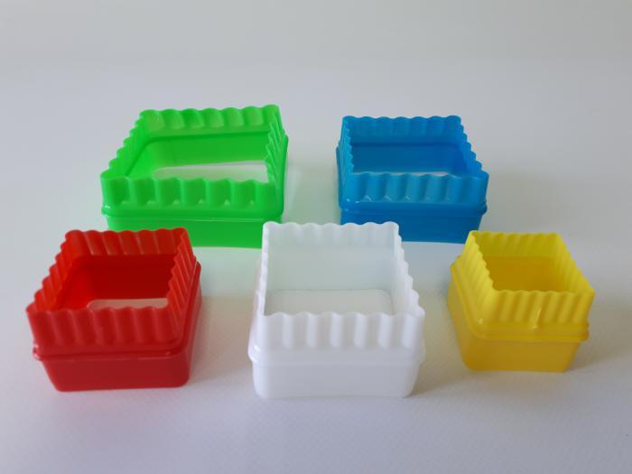 Вирубка квадратна для тіста печива та пряників кондитерська пластикова Форми для тіста набір 5 шт IKA SHOP
