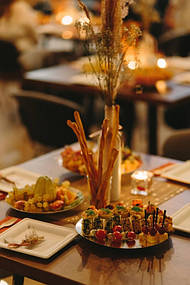 Столи Серія 18, стільниця 100х100см з масиву ясена