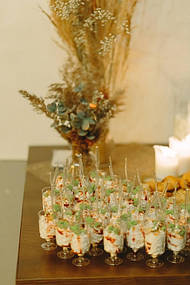 Столи Серія 18, стільниця 100х100см з масиву ясена