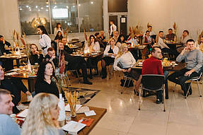 Столи Серія 18, стільниця 100х100см з масиву ясена