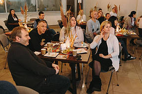 Столи Серія 18, стільниця 100х100см з масиву ясена