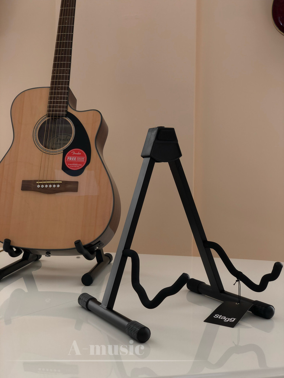 Підставка для гітари універсальна Stagg SG-A108BK