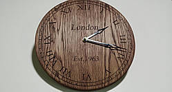 Настінний годинник із дерева. Годинник настінний дерев'яний із нанесенням гравіювання.