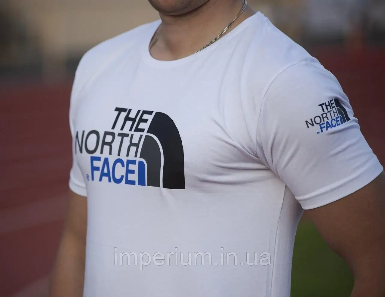 Біла стильна футболка з логотипом the north face