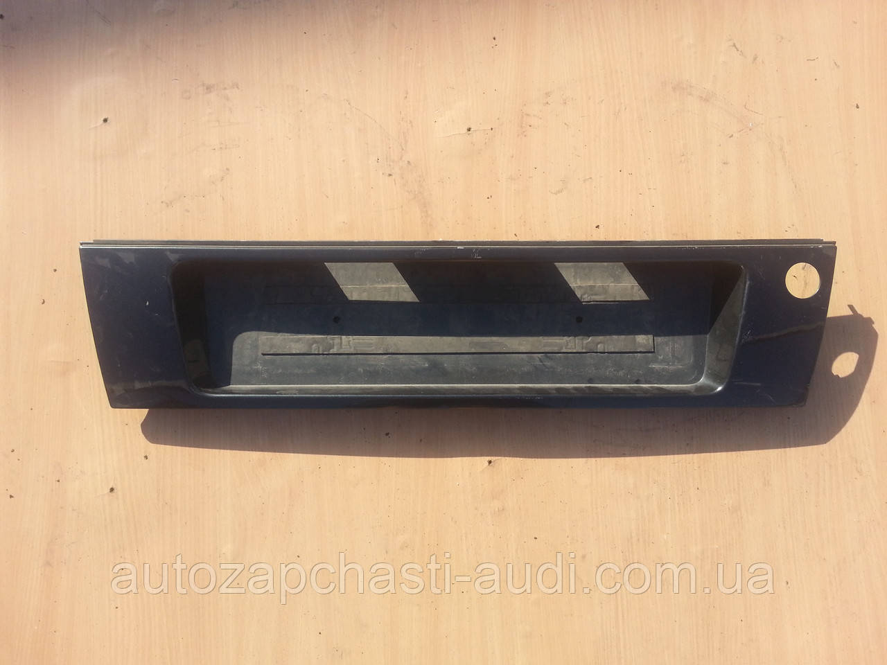 Бленда багажника Audi 100 A6 C4 91-97г, фото 1