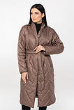 Жіноче стильне стьобане пальто з поясом М00138, капучино, фото 2