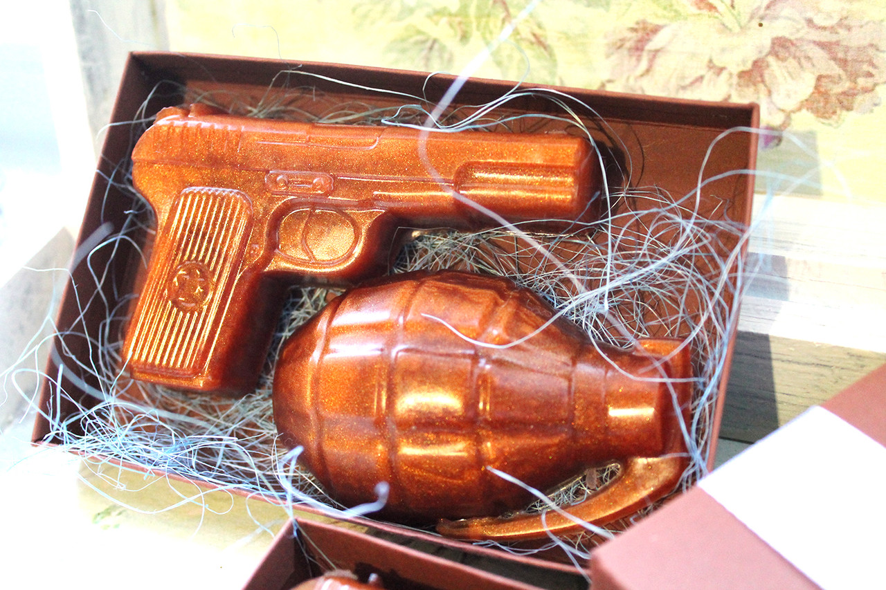Набор мыла для мужчин "Пистолет и граната" - фото 1 - id-p224468550