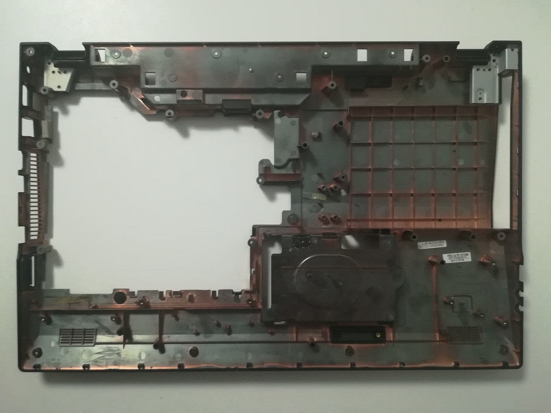 Gigabyte Q1700 Корпус D (нижня частина корпусу) б/в