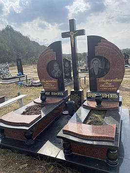 Подвійний пам'ятник комплект на двох із чорного та червоного граніту 2500*2500