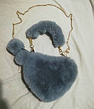 Темно-сіра хутряна сумка у формі серця зі штучного хутра з помпоном, сумка-клатч, фото 3