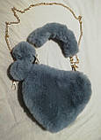 Темно-сіра хутряна сумка у формі серця зі штучного хутра з помпоном, сумка-клатч, фото 2