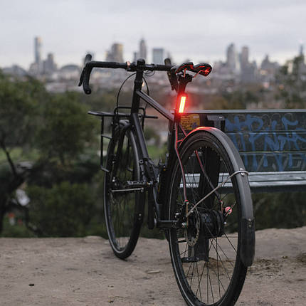 Габаритний ліхтар мигалка задня для велосипеда Knog Blinder Mob V, фото 3