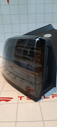1077397-00-L Ліхтар задній зовнішній лівий (білий) Tesla Model 3 (107739700G), фото 1