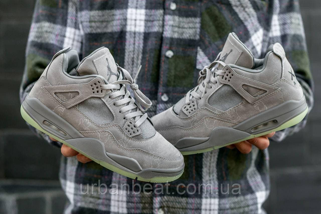 Чоловічі баскетбольні кросівки Air Jordan Retro 4 x Kaws, фото 1