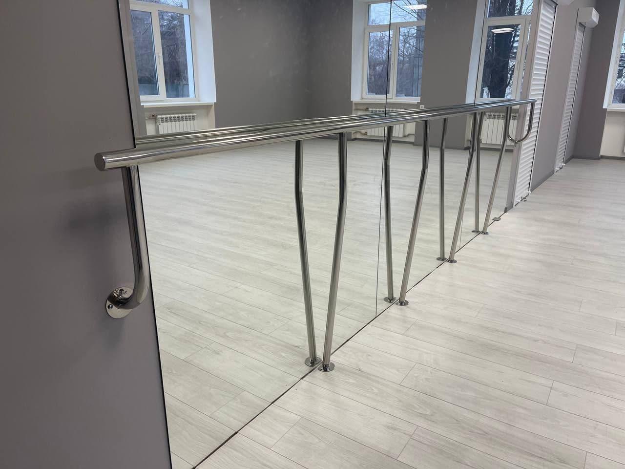 Пристінний поручень на стійках із неіржавкої сталі., фото 1