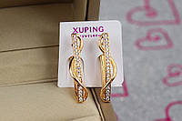 Серьги Xuping Jewelry дорожка фианитов обвитая змейкой 2.5 см золотистые