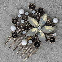 Гребінець для волосся золотистої металевої квіточки з переливним камінням із намистинами висота 50х60 мм