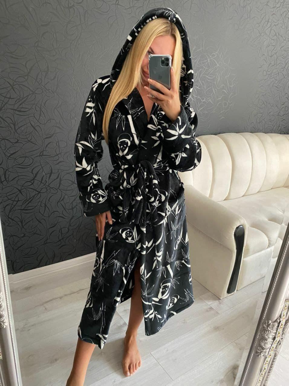 Теплий довгий жіночий махровий халат чорного кольору з пандами, фото 1