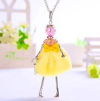Кулон "Куколка" зі спідничкою на довгому ланцюжку яскраво-жовта